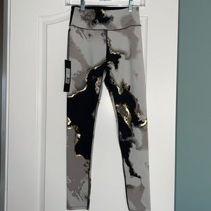 Size Small Noli Yoga leggings.